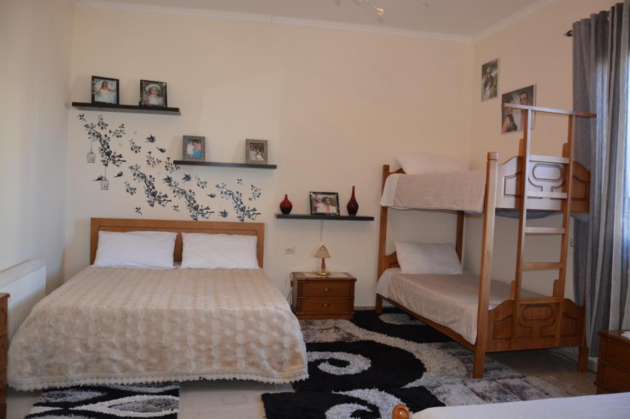 Guest House Memushi Gjirokastër Eksteriør billede