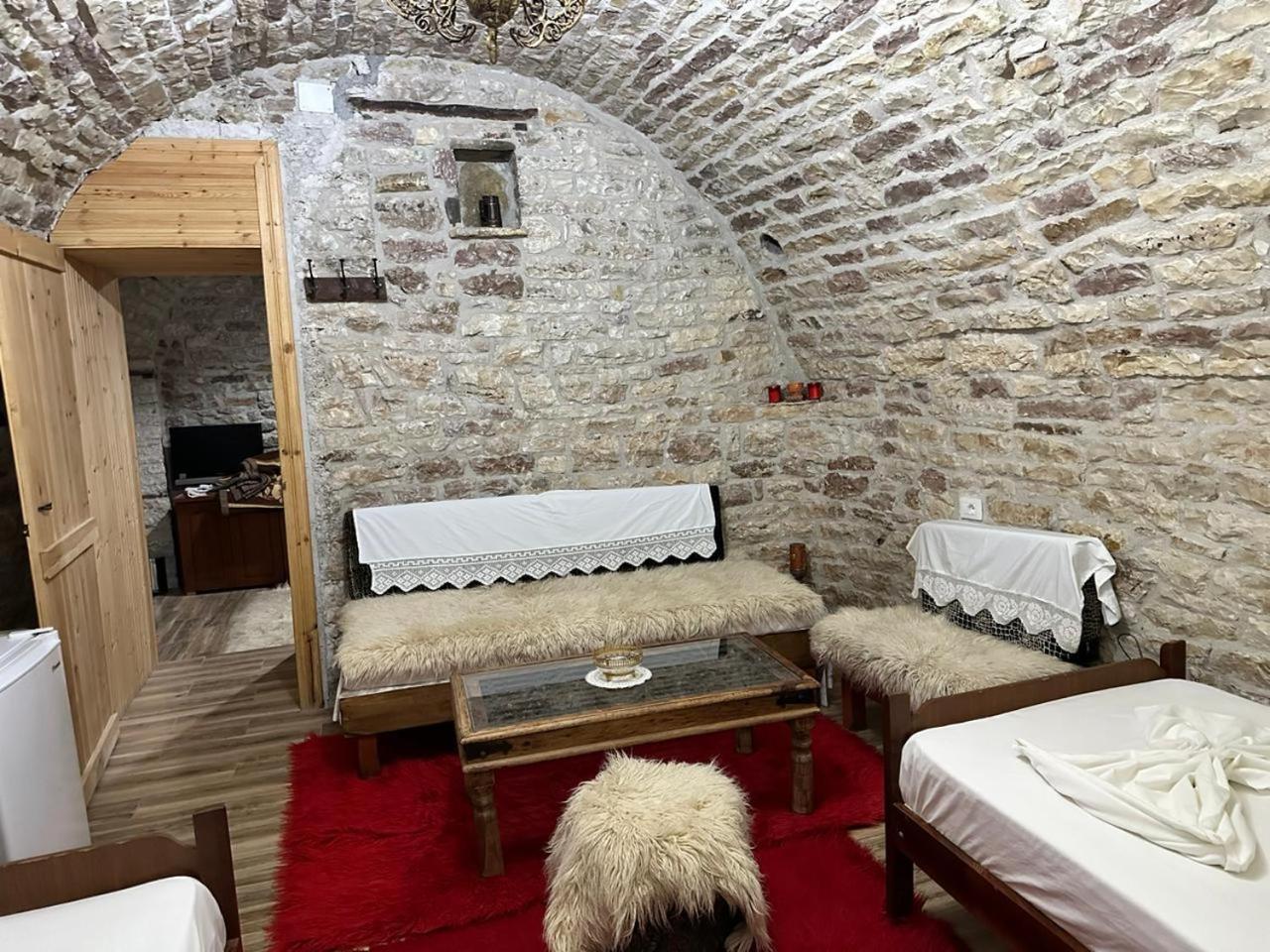 Guest House Memushi Gjirokastër Eksteriør billede