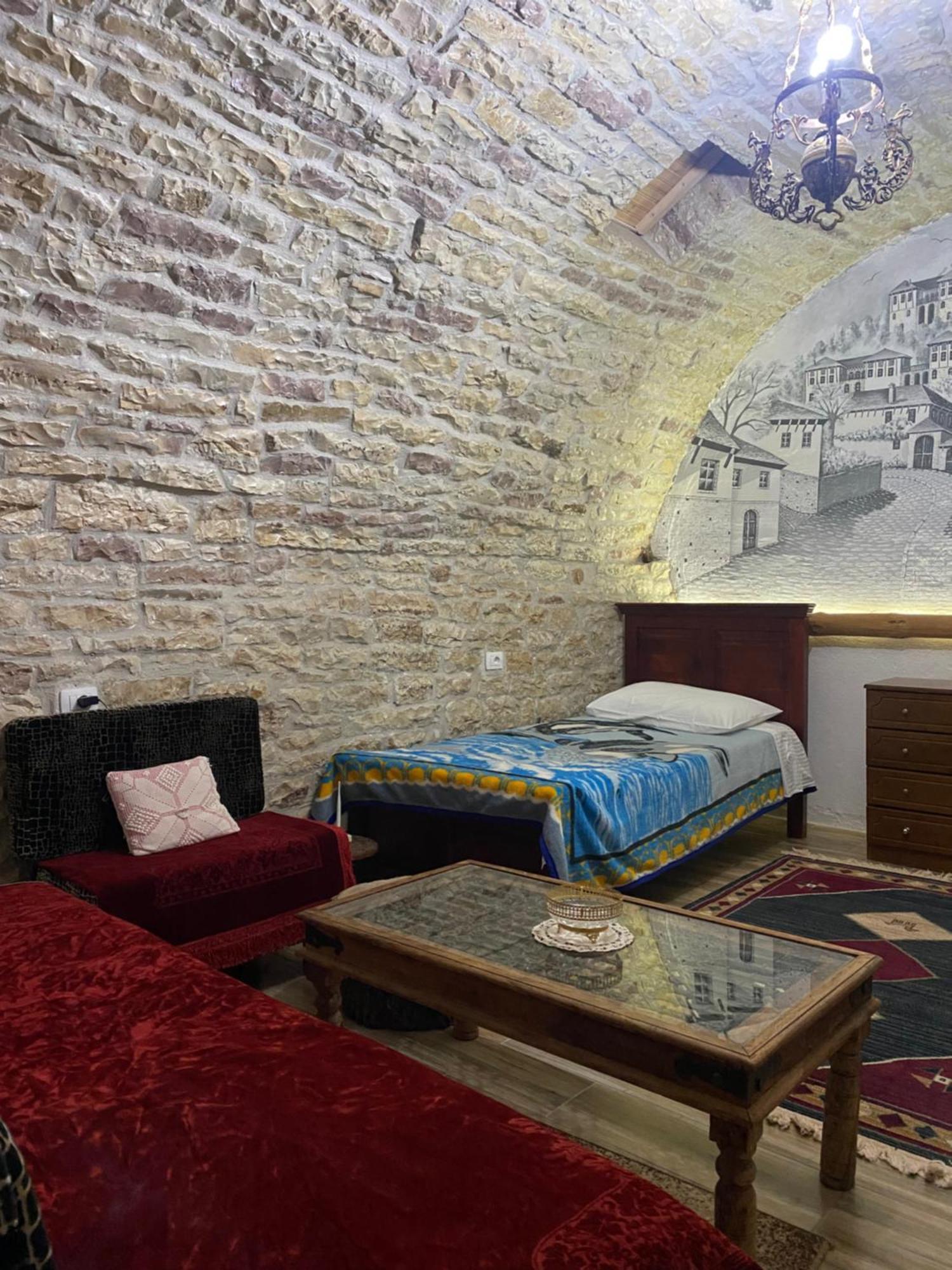Guest House Memushi Gjirokastër Eksteriør billede